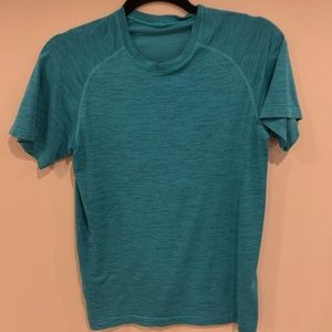 Lululemon t-shirt